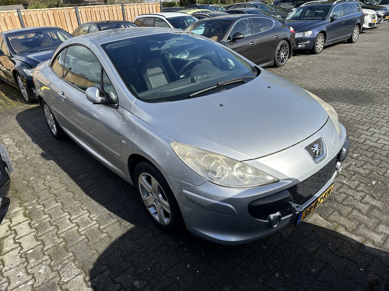 Peugeot 307 CC - 2.0-16V ⚠️ BROKEN TIMING BELT ⚠️ *SPORT-SEATS | ECC | PDC | CRUISE | 16''ALU* - AutoWereld.nl