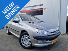 Peugeot 206 - 1.6-16V Gentry