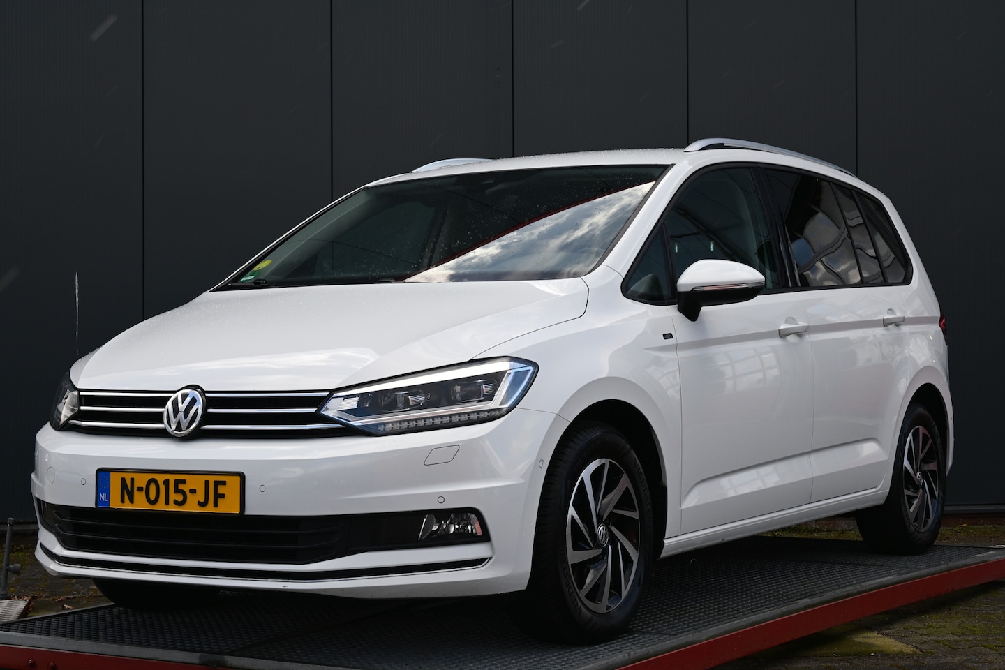 Volkswagen Touran - 1.6 TDI SCR Highline trekhaak - AutoWereld.nl