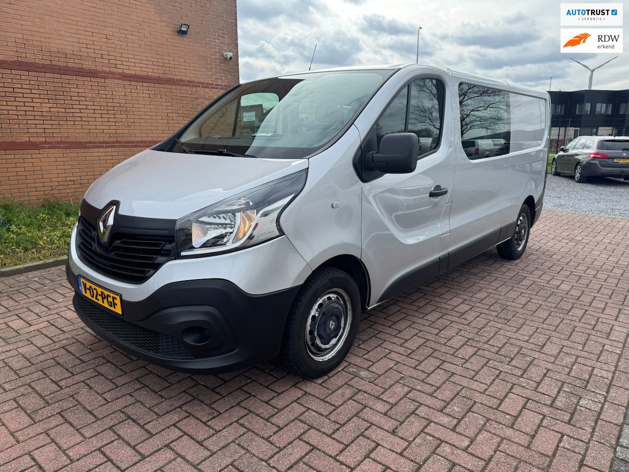 Renault Trafic - 1.6 dCi T29 L2H1 DC Comfort 1.6 dCi T29 L2H1 DC Comfort, Marge, Euro 6, 5 Persoons, Navigatie, PDC - AutoWereld.nl