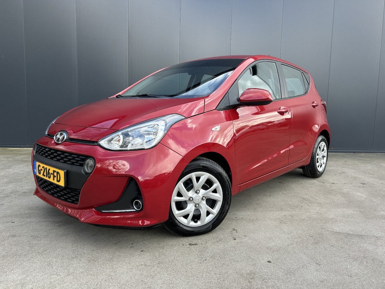 Hyundai i10 - 1.0i Comfort AIRCO CRUISE NAVI CARPLAY NL AUTO - AutoWereld.nl