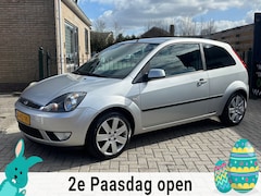 Ford Fiesta - 1.3 Futura | 3drs | airco |trekhaak| facelift | lange apk | top onderhouden