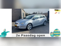 Opel Astra Sports Tourer - 1.4 Edition keurige auto met onderhoudboekjes aanwezig oa airco, clima, cruise, trekhaak