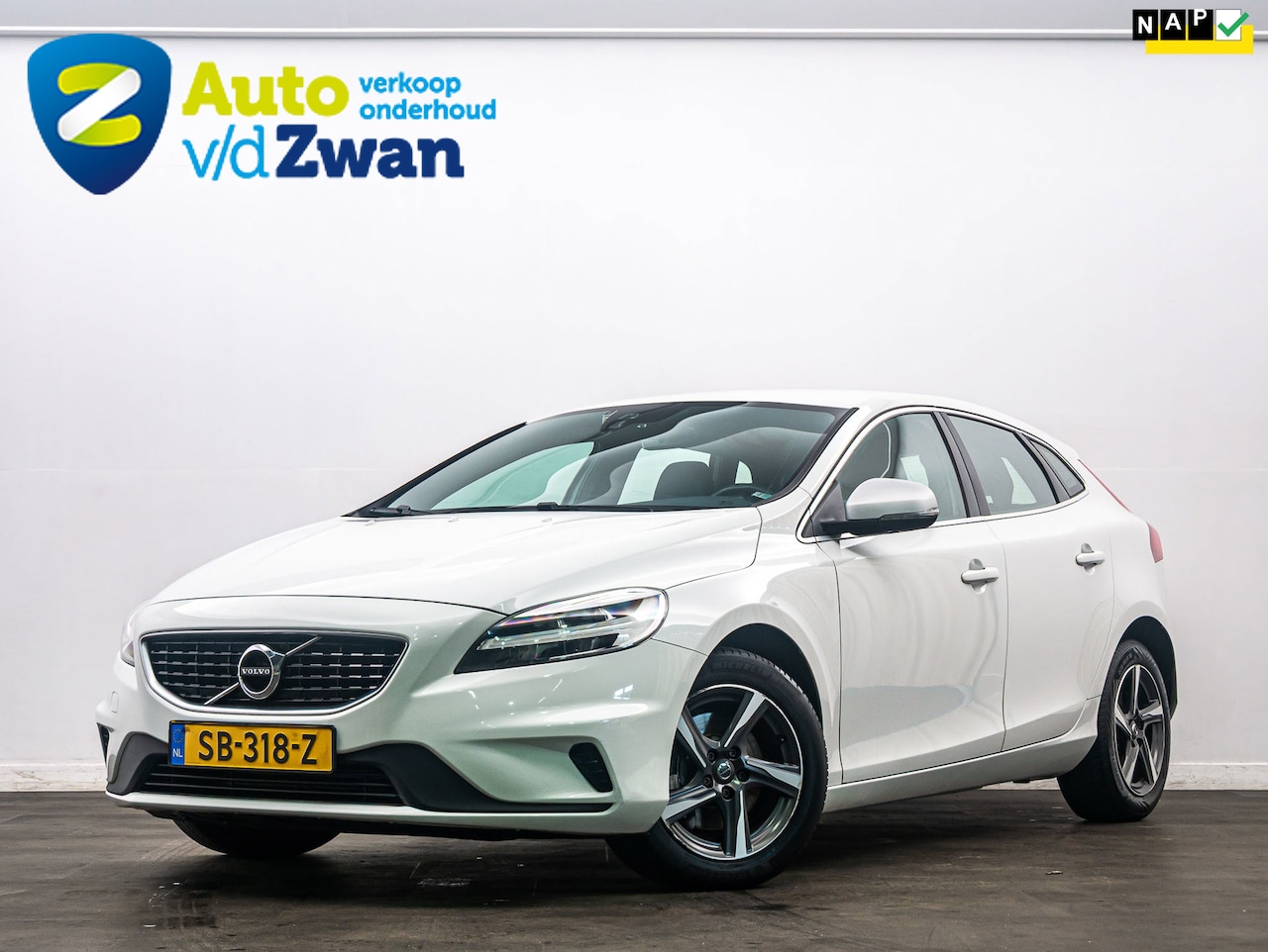 Volvo V40 - 2.0 D3 Business Sport R-Design Led/Stoelverw./Navi - AutoWereld.nl