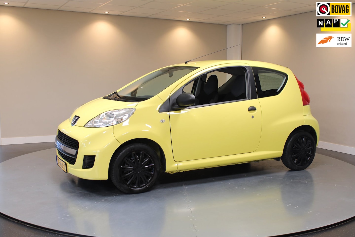 Peugeot 107 - 1.0-12V XR *2de Eigenaar!* Airco|Lage Km-stand NAP|Top kleur! - AutoWereld.nl