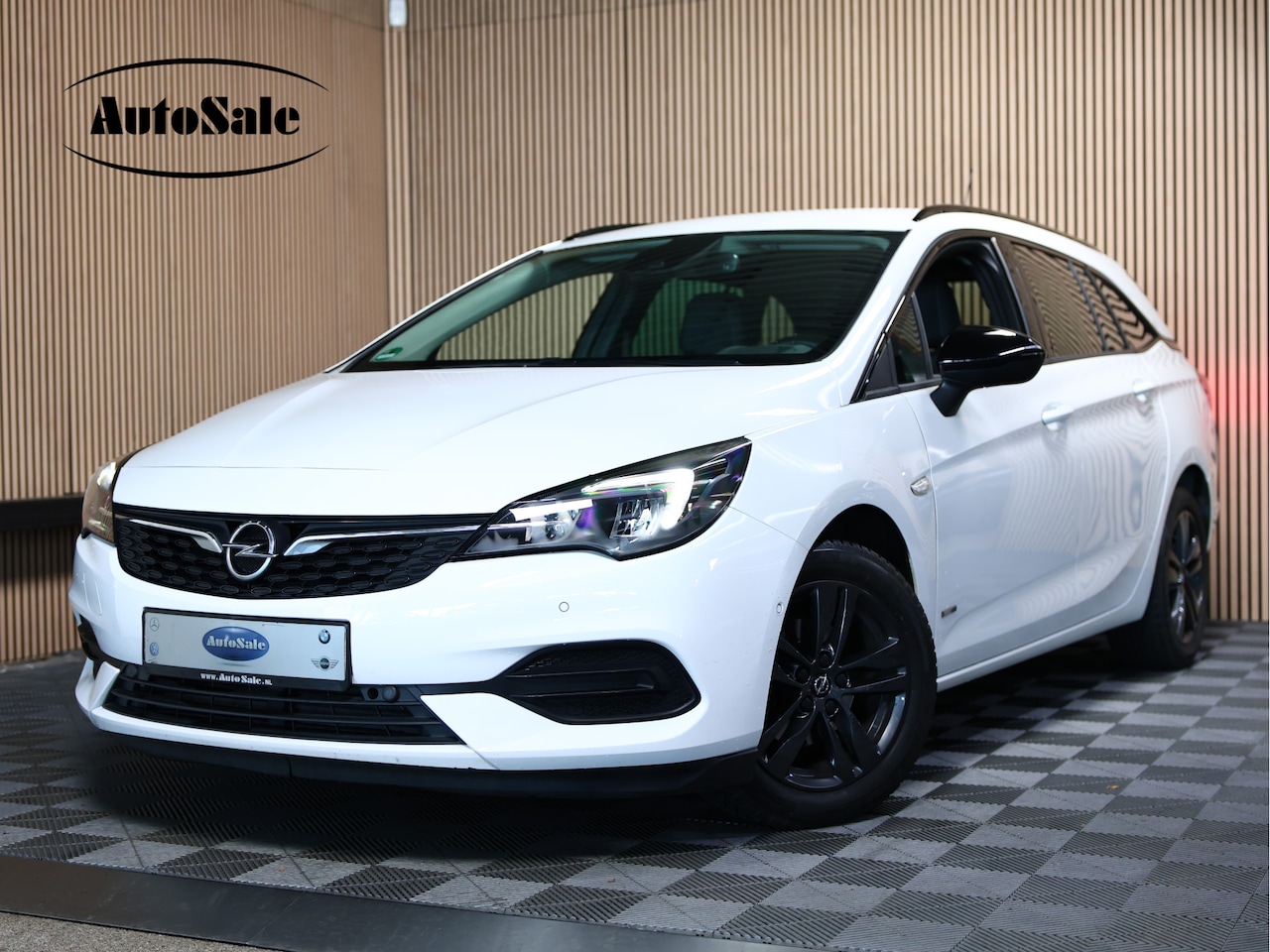 Opel Astra Sports Tourer - 1.2 Design & Tech 58000km ! TOPSTAAT ! -2021 - AutoWereld.nl