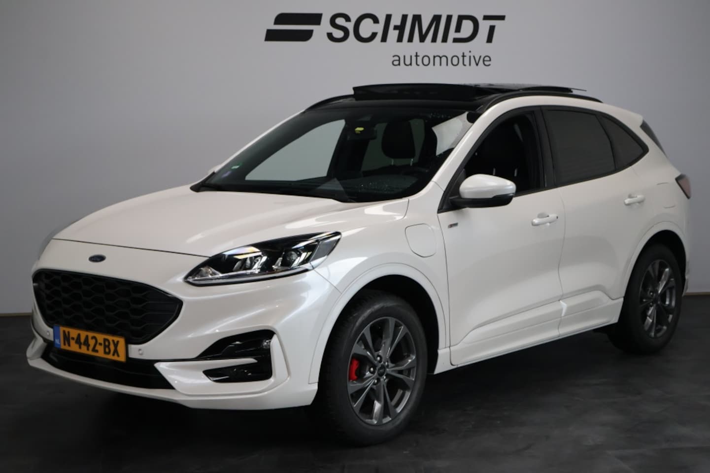 Ford Kuga - 2.5 PHEV ST-Line Automaat | Panoramadak | Winter Pack | Carplay - AutoWereld.nl