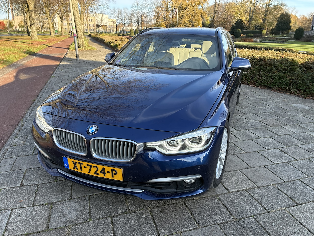 BMW 320I