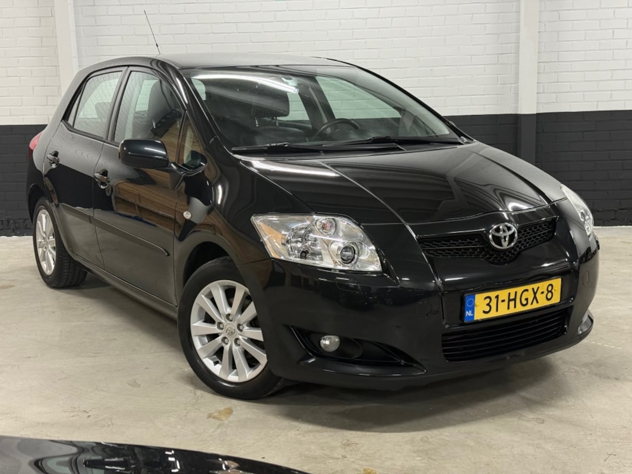 Toyota Auris - 1.6-16V Exec. Bns Leer, Clima, Keyless, PDC, Trekhaak - AutoWereld.nl