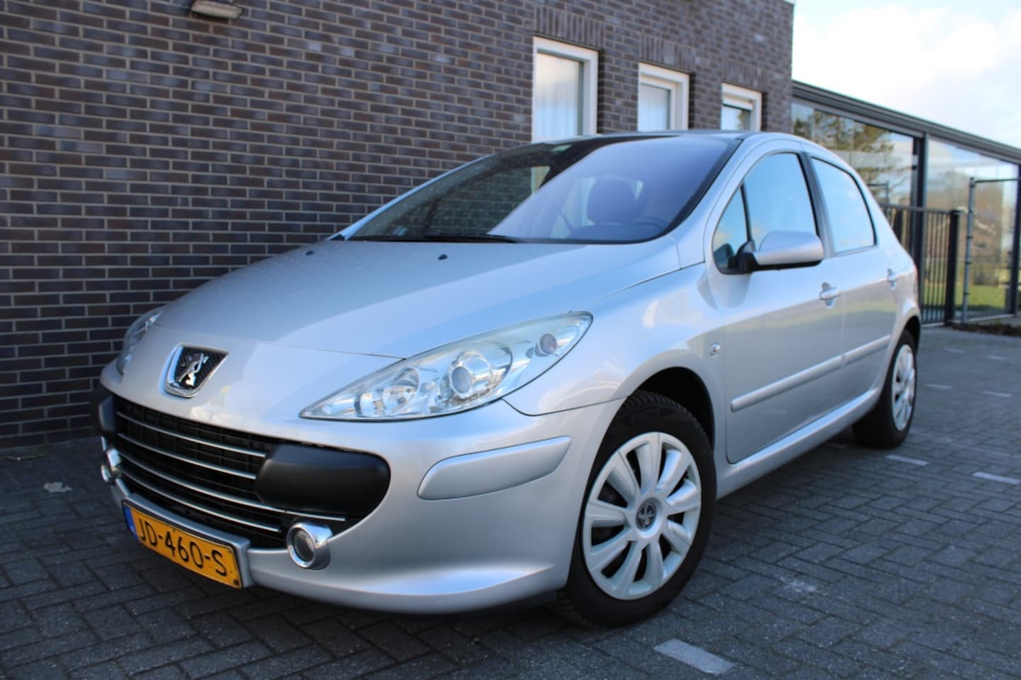 Peugeot 307 - 1.6-16V Oxygo-AUTOMAAT-5 deurs-clima en cruisecontrole - AutoWereld.nl