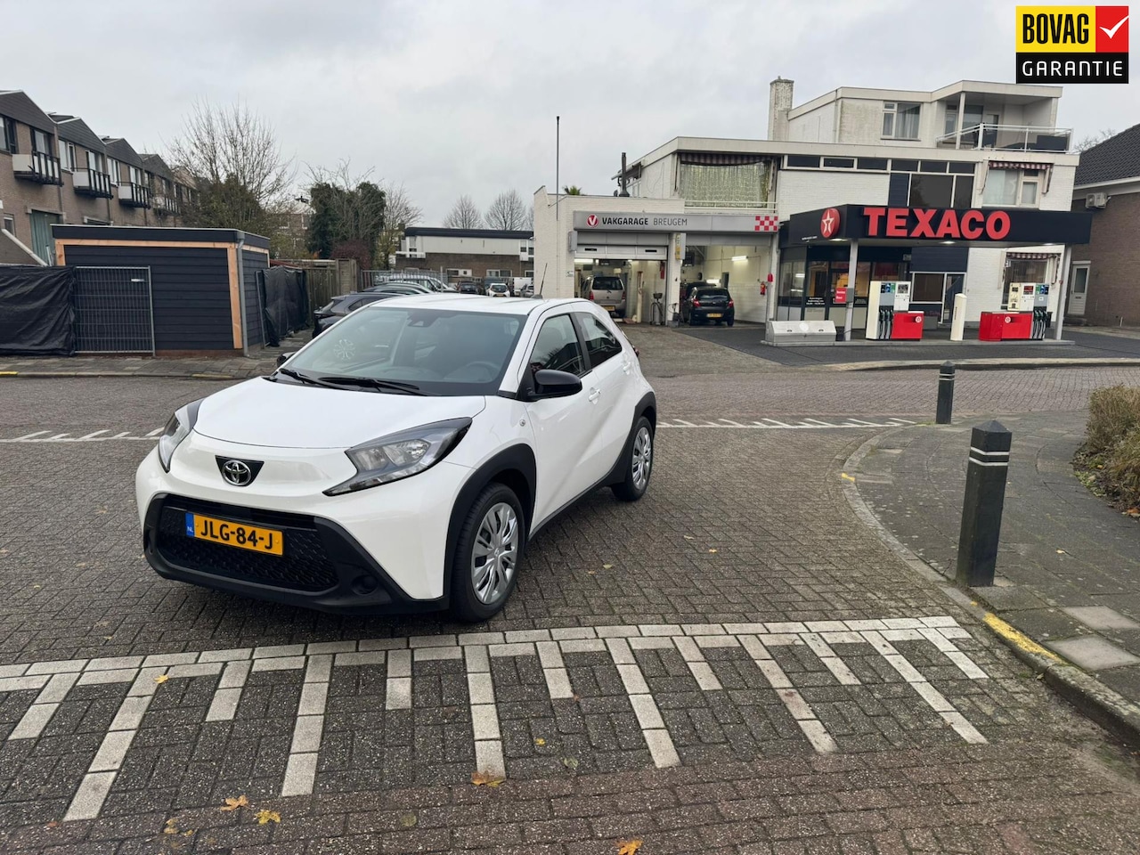 Toyota Aygo X - 1.0 VVT-i MT play 1.0 VVT-i MT Play - AutoWereld.nl
