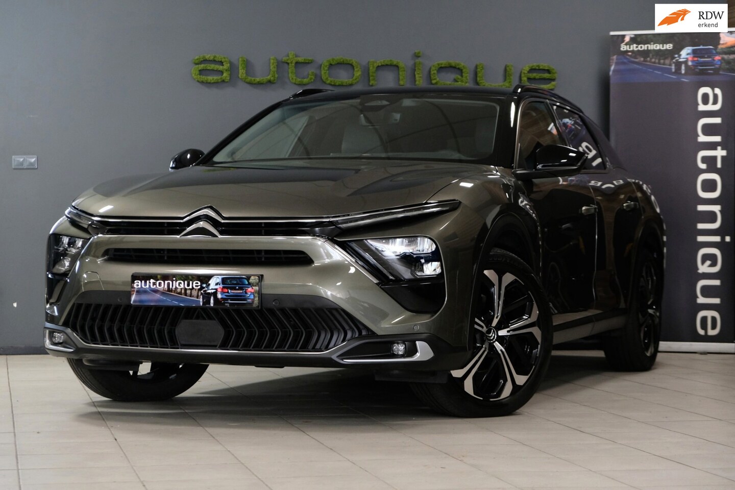 Citroën C5 X - 1.2 PureTech SHINE *Vol Leder/Navi/Camera* 39dkm! NIEUWSTAAT - AutoWereld.nl