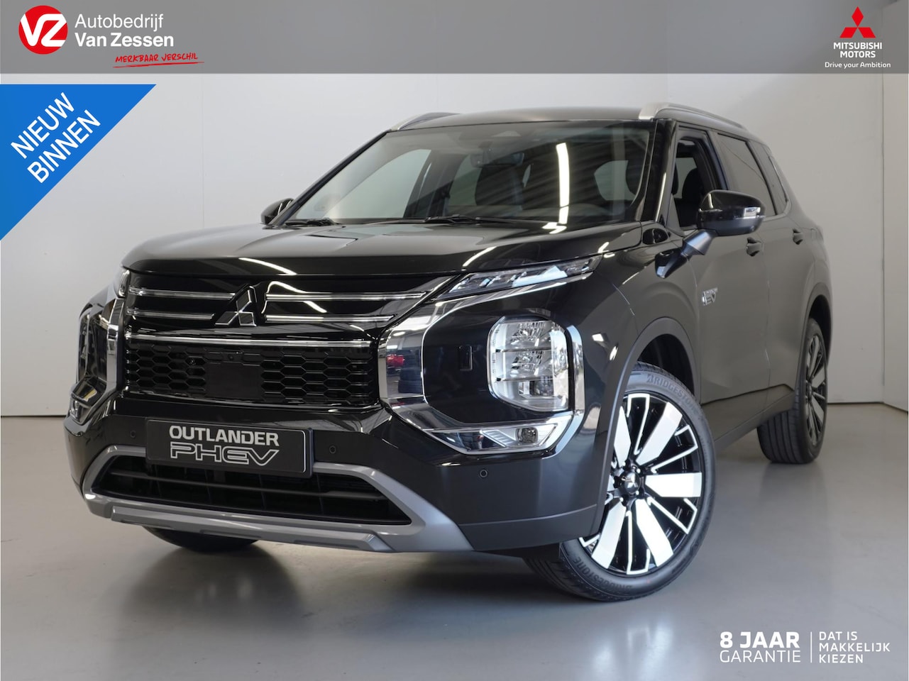 Mitsubishi Outlander - 2.4 PHEV First Edition | Head up | 20 inch | Direct leverbaar | 8 jaar garantie | Rijklaar - AutoWereld.nl