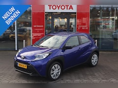 Toyota Aygo X - PLAY 5-DEURS 1e EIGENAAR NL-AUTO CAMERA LED APPLE/ANDROID AIRCO ADAP. CRUISE
