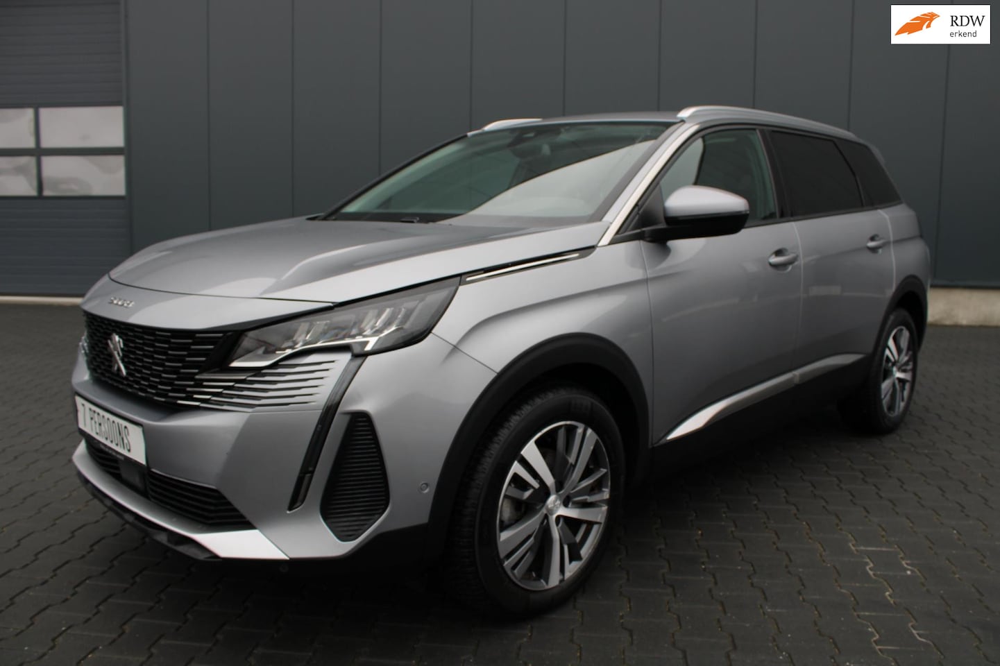 Peugeot 5008 - 1.2 PureTech ALLURE 7persoons NIEUWE MODEL - AutoWereld.nl