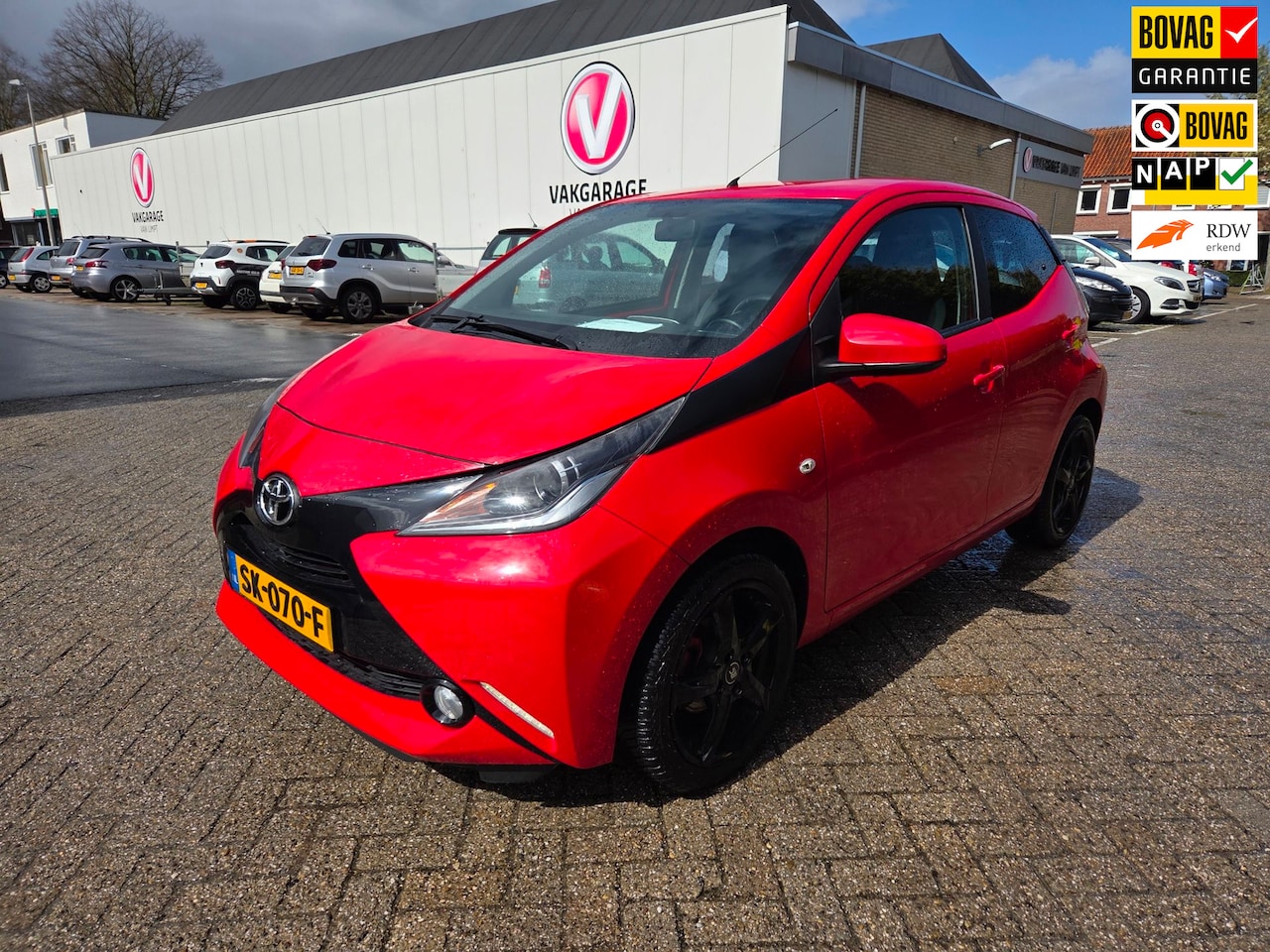 Toyota Aygo - 1.0 VVT-i x-nav 1.0 VVT-i x-nav - AutoWereld.nl