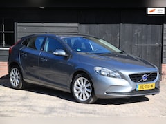 Volvo V40 - 2.0 T2 Kinetic Camera/Parkeersensor v, a/Navigatie/Trekhaak