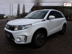 Suzuki Vitara - 1.4 BoosterJet Top 4x2 NAVIGATIE Xenon Stoelverwarming