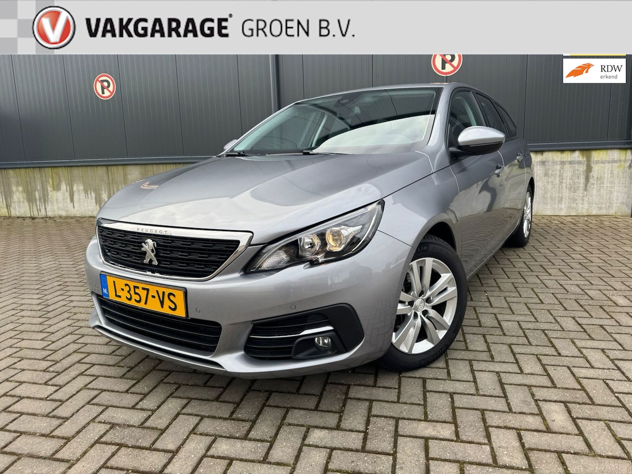 Peugeot 308 SW - 1.2 PureTech Blue Lease Active / clima / cruise / navi / Apple Carplay ! - AutoWereld.nl