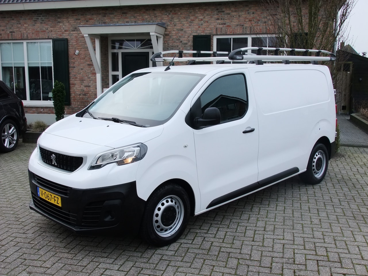 Peugeot Expert - 231S 2.0 BlueHDI 120 Pro 231S 2.0 BlueHDI 120 Pro , Navi , carplay , Pdc , Airco , Cruise enz. MARGE - AutoWereld.nl
