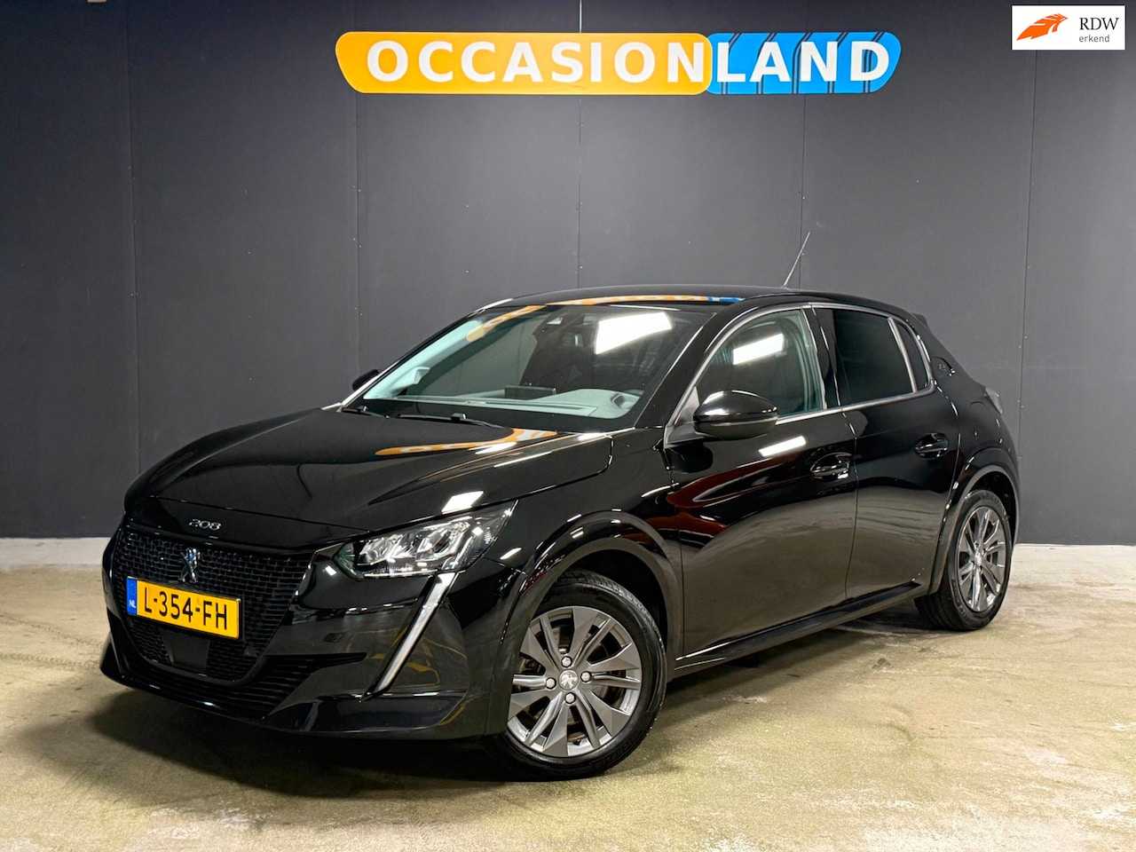 Peugeot e-208 - EV Blue Lease Allure 50 kWh|LED|DAB|CARPLAY|NAVI|BLUETOOTH|360CAM|16INCH| - AutoWereld.nl