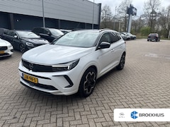 Opel Grandland - 1.2 Turbo Ultimate | Achteruitrijcamera | Alcantara bekleding | Apple Carplay/Android Auto
