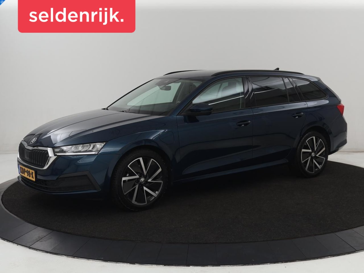 Skoda Octavia - 1.4 TSI iV PHEV Business Edition | Adaptive cruise | Stuurverwarming | Carplay | Navigatie - AutoWereld.nl