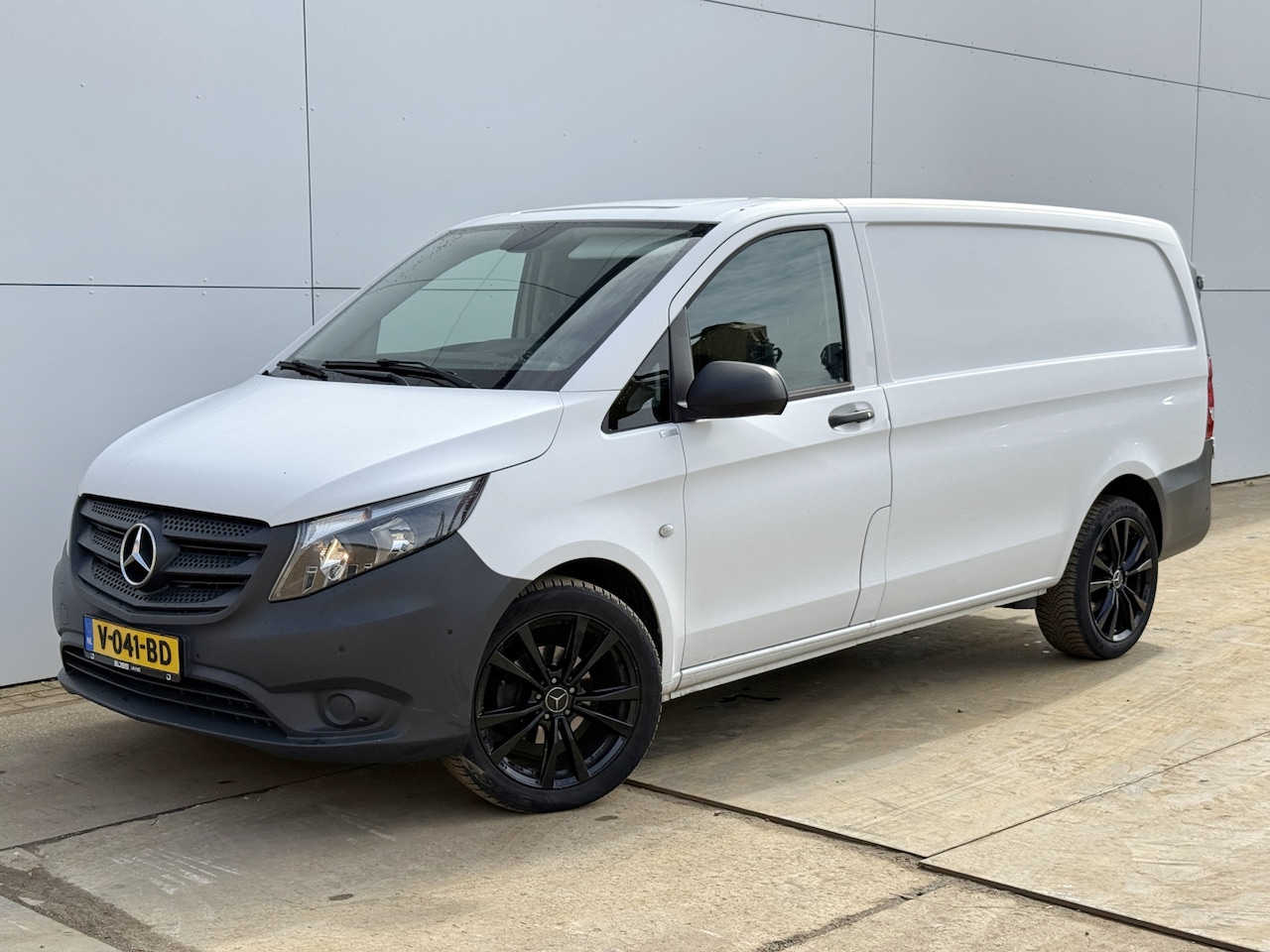 Mercedes-Benz Vito - 112 1.6 CDI L2H1 Euro 6 Trekhaak Climate Control Navigatie 19 Inch Lichtmetalen Velgen - AutoWereld.nl