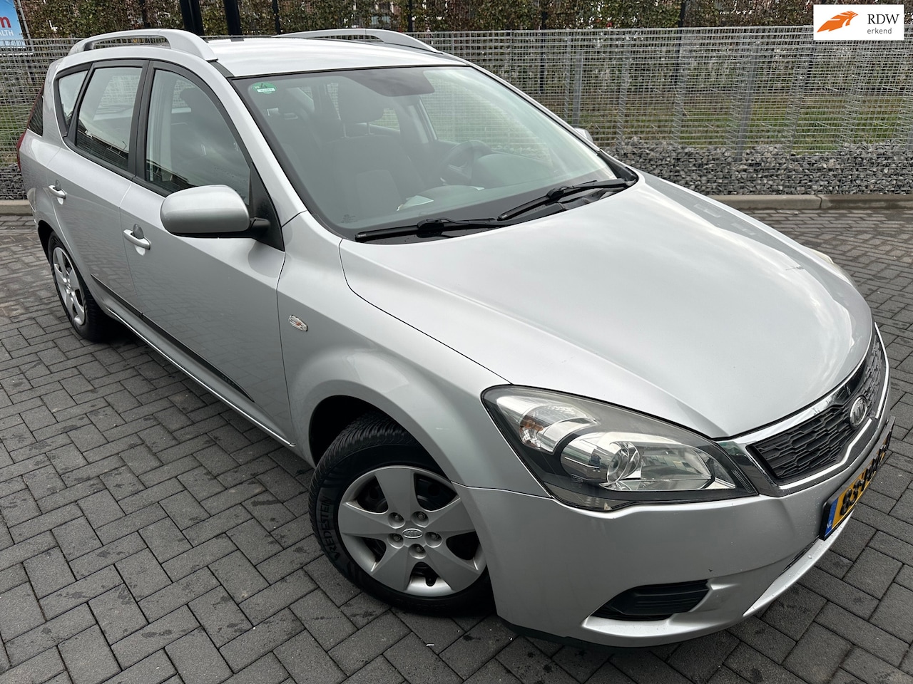 Kia Cee'd - 1.4 CVVT X-tra / Navi / Airco / NAP / Carplay - AutoWereld.nl