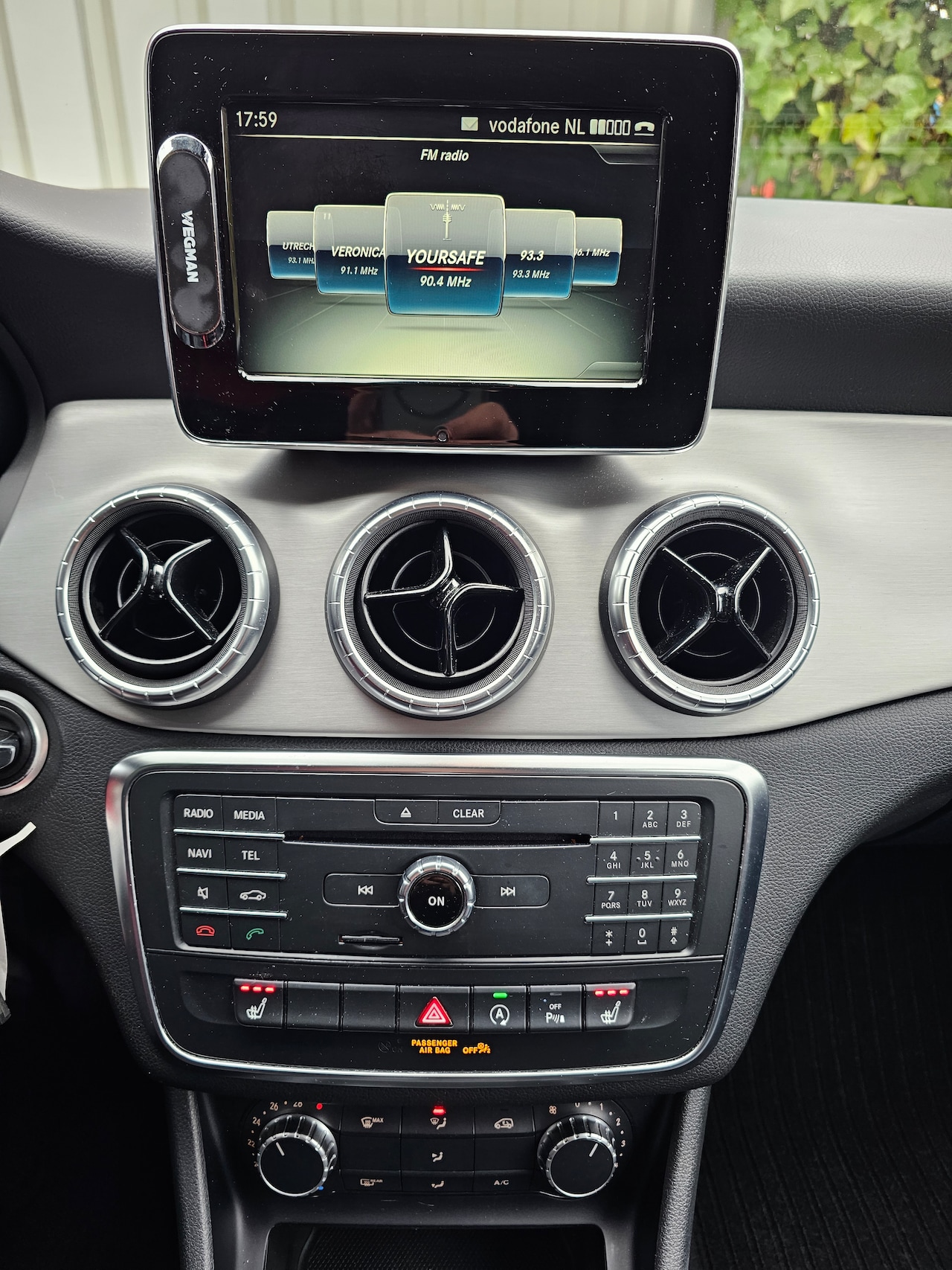 Mercedes-Benz CLA-klasse Shooting Brake - 180 Ambition Dealer onderhouden!