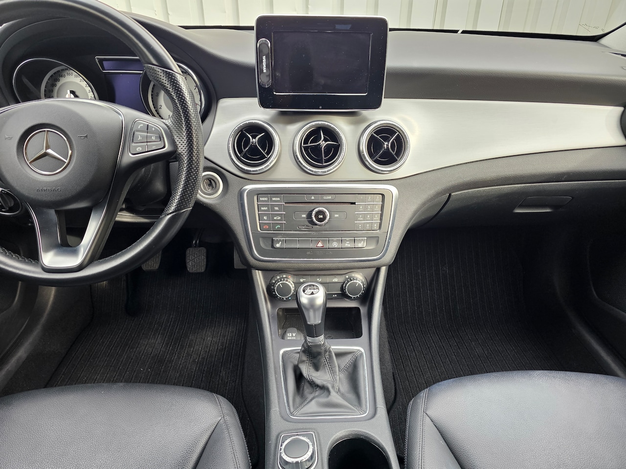 Mercedes-Benz CLA-klasse Shooting Brake - 180 Ambition Dealer onderhouden!