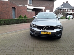 Volvo XC40 - 2.0 T4