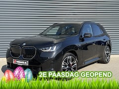 BMW X3 - 30e xDrive M-Sport 21inch/Trek/Pano/Leder/H&K 2e Paasdag geopend van 12:00 tot 16:00 uur
