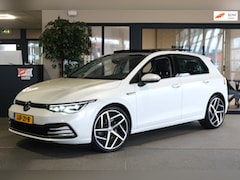 Volkswagen Golf - 1.5 eTSI Style DSG Pano Trek Navi Led Pdc Acc Climate
