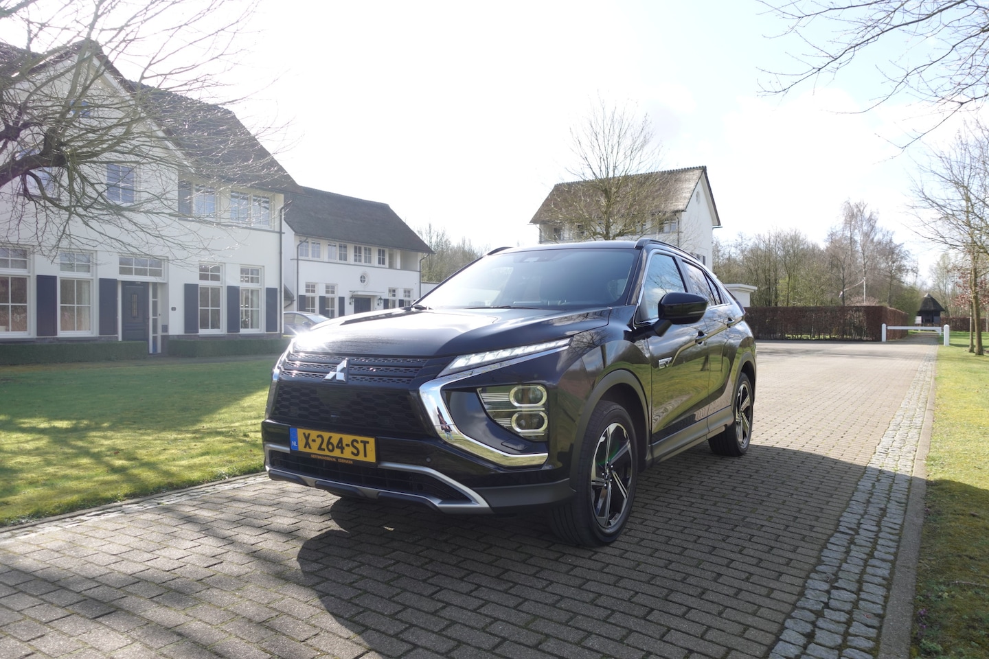 Mitsubishi Eclipse Cross - 2.4 PHEV Instyle | BTW | Stoelverwarming | CarPlay | - AutoWereld.nl