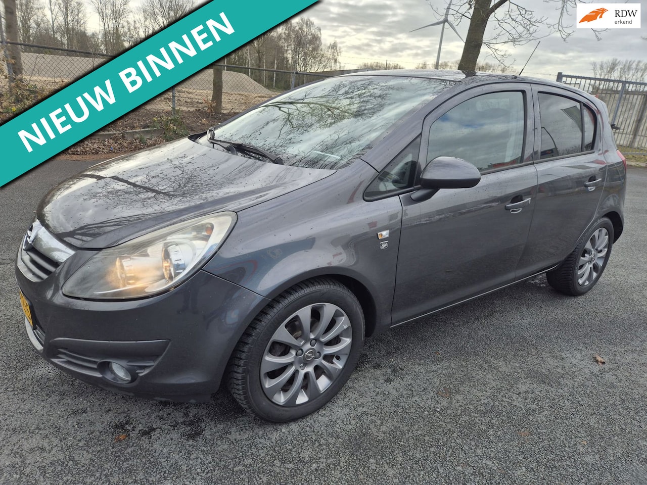 Opel Corsa - 1.4-16V Cosmo NETTE AUTO RIJDT EN SCHAKELT GOED - AutoWereld.nl