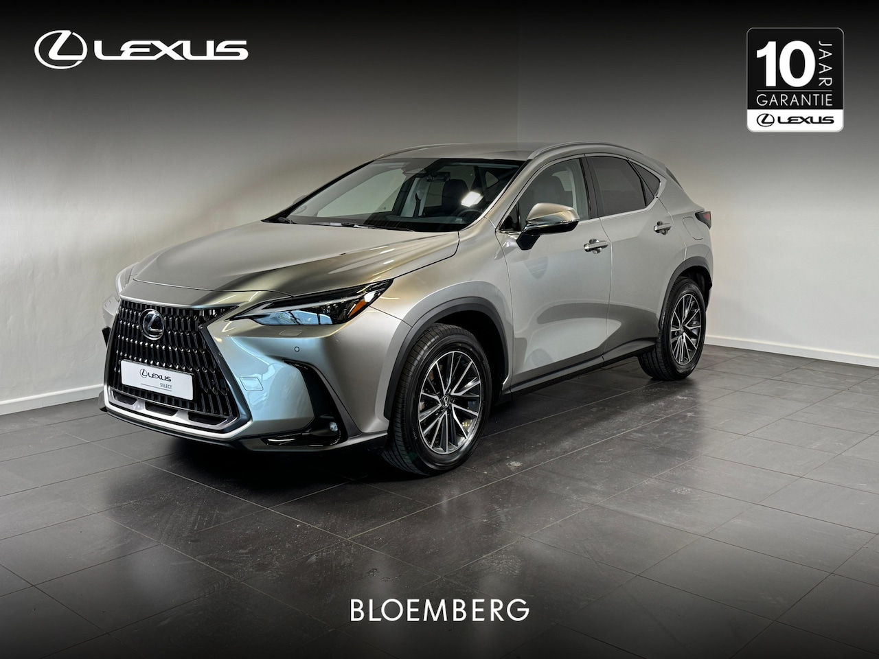 Lexus NX - 450h+ AWD Luxury Line | Trekhaak | Stuur -en stoelverwarming | Dodehoekdetectie | Apple Ca - AutoWereld.nl