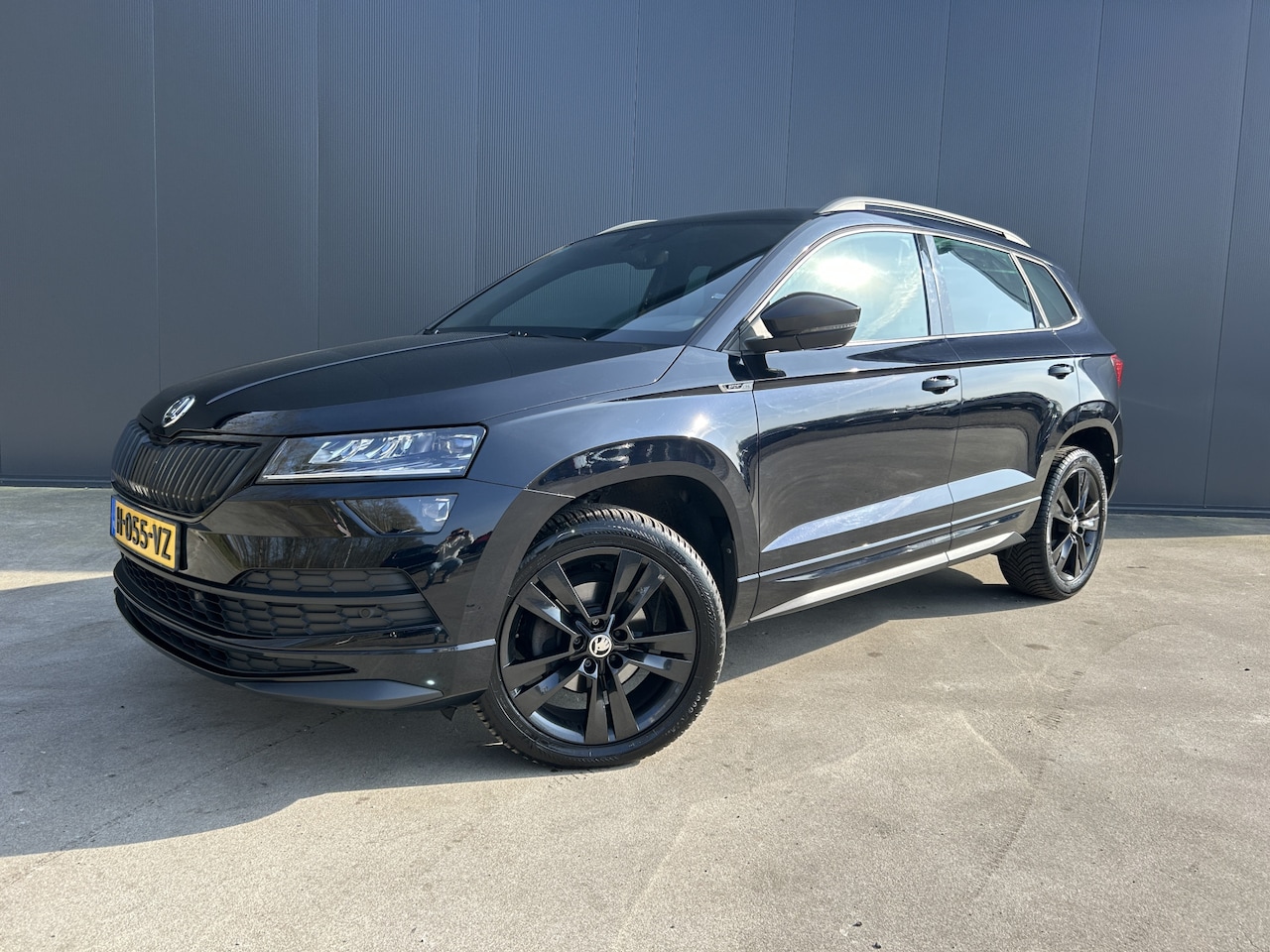Skoda Karoq - 1.5 TSI ACT Sportline 1e EIGENAAR VIRTUAL COCKPIT ADAPT CRUISE CAMERA LED NAVI ECC - AutoWereld.nl