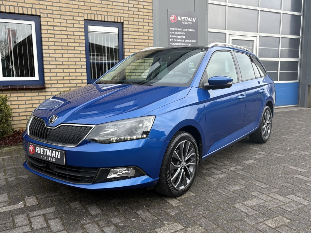 Skoda Fabia Combi - 1.2 TSI Edition PANO-TREKHAAk-PARK SENSOR - AutoWereld.nl