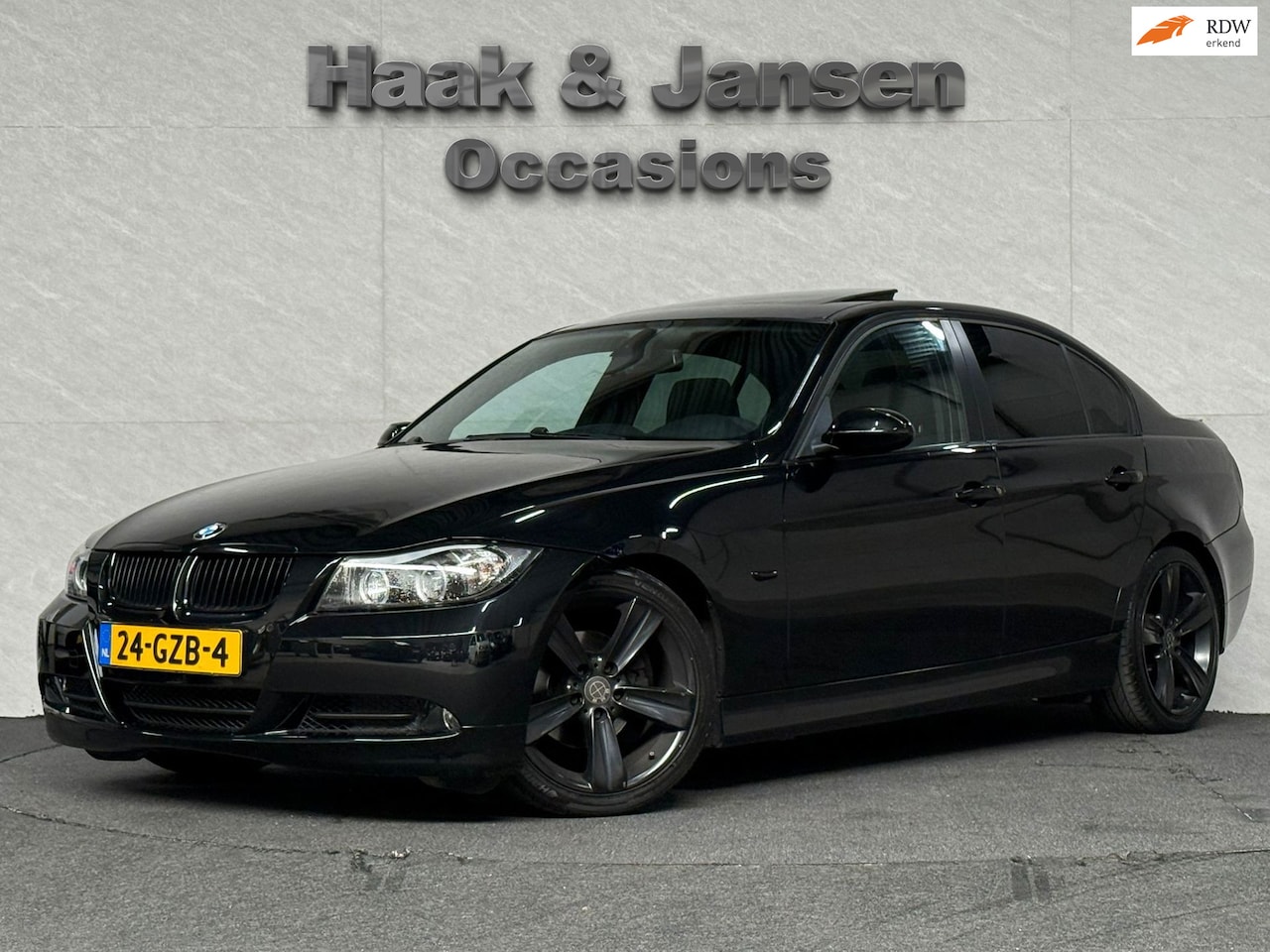 BMW 3-serie - 320i Panoramadak Navigatie Cruise Stoelverwarming - AutoWereld.nl