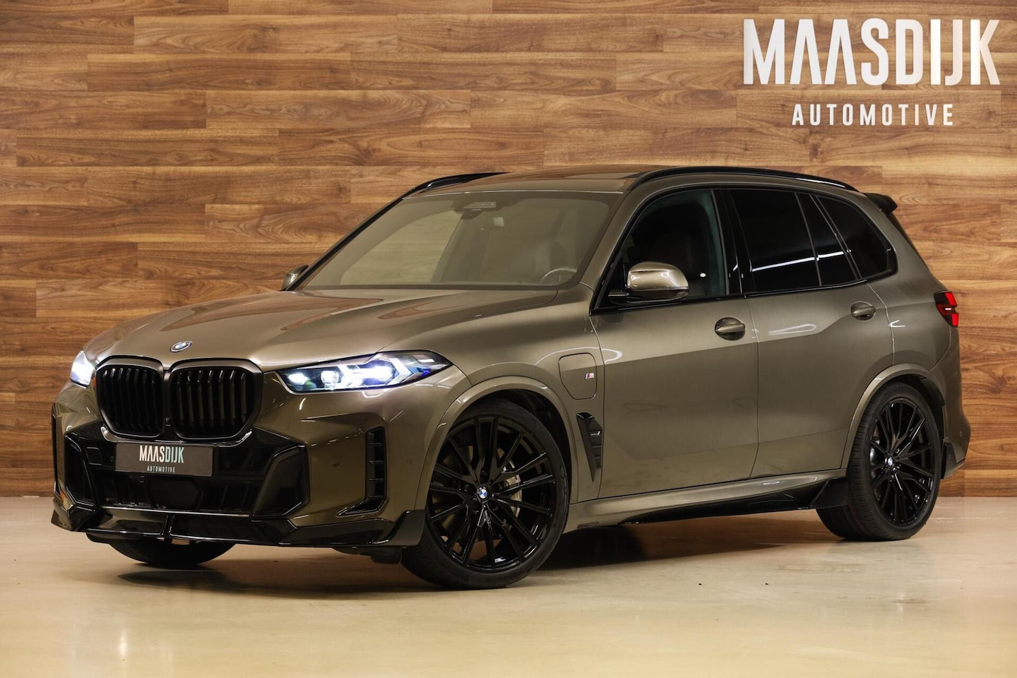 BMW X5 - xDrive50e M-Sport Pro|Individual|Pano|H&K|360|HUD|Trekhaak| - AutoWereld.nl