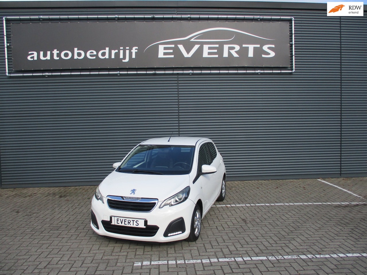 Peugeot 108 - 1.0 e-VTi Access Airco elektrisch pakket sportvelgen 5 deurs nette goed onderhouden auto s - AutoWereld.nl