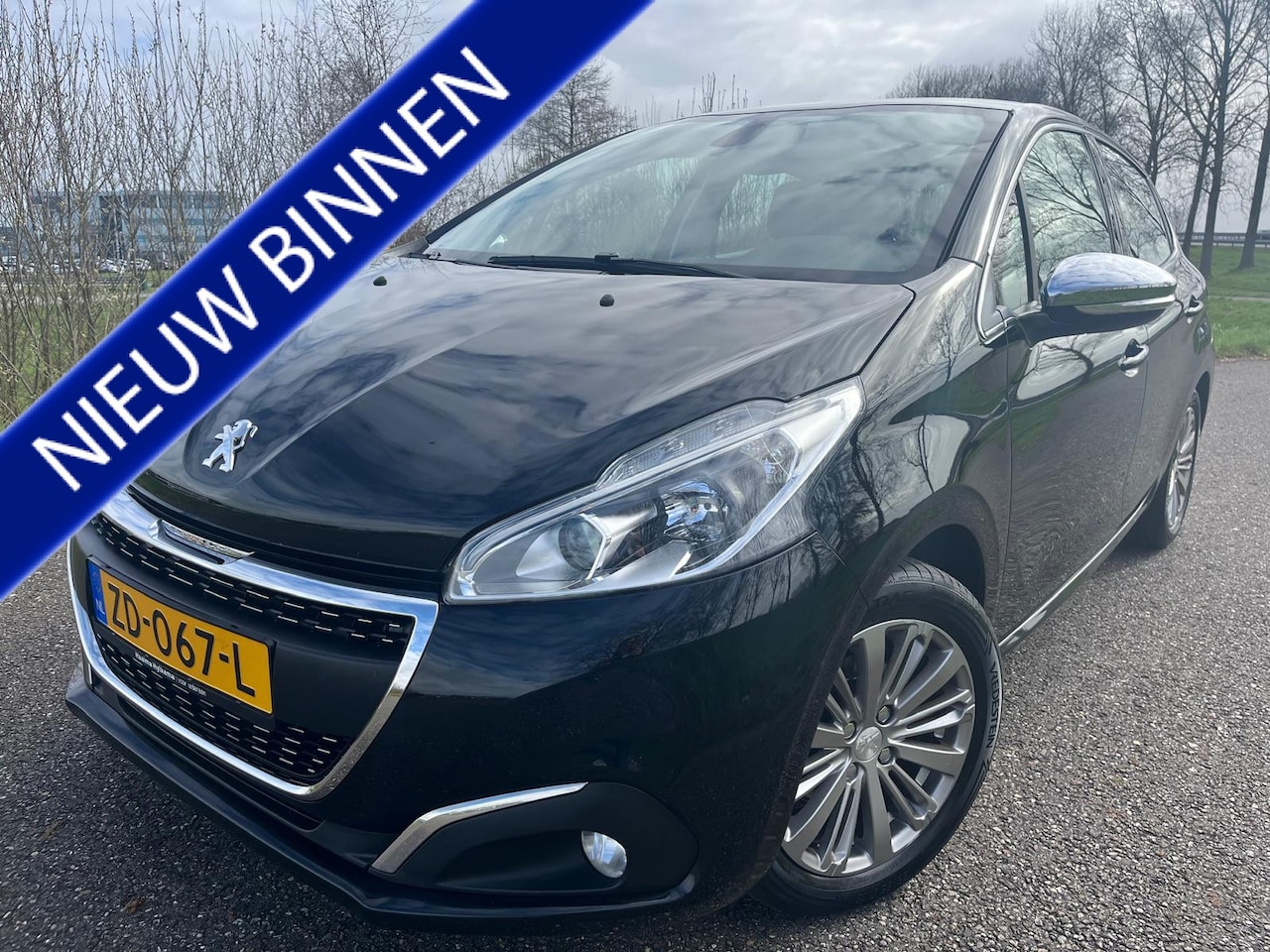 Peugeot 208 - 1.2 PureTech Blue Lease Allure 1.2 PureTech Blue Lease Allure - AutoWereld.nl