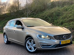 Volvo V60 - 2.4 D5 Twin Engine Special Edition AUT LEDER NAVI SCHUIFDAK EURO6