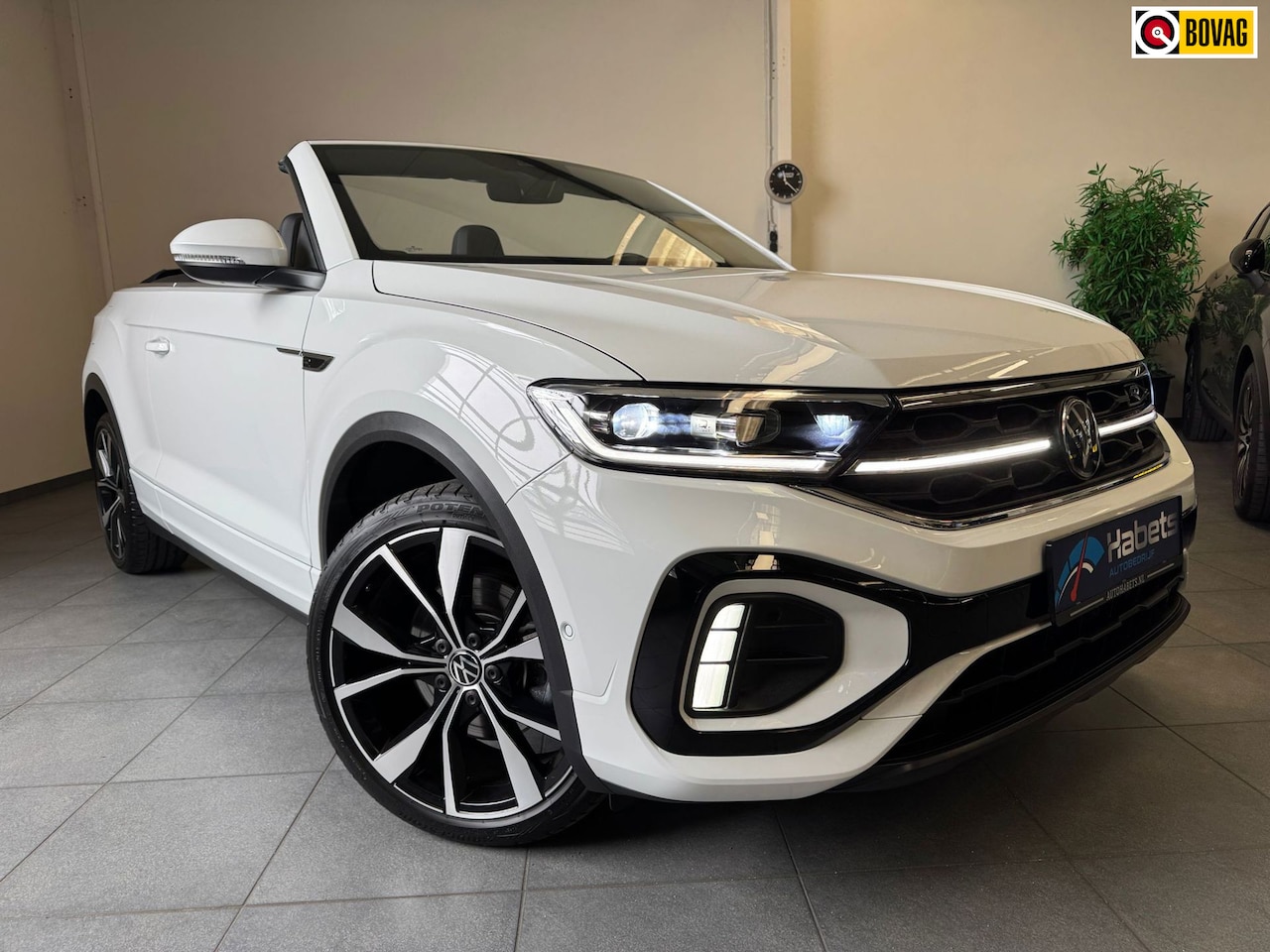 Volkswagen T-Roc Cabrio - 1.5 TSI R-Line /IQ.light/stoel-stuurverw/19inch/ACC/Camera/1e eigenaar! - AutoWereld.nl