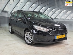 Ford Focus Wagon - 1.0 Trekhaak, dealer onderhouden
