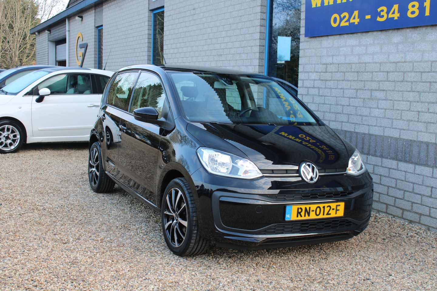 Volkswagen Up! - 1.0 BMT move up! Airco 16 inch velgen - AutoWereld.nl
