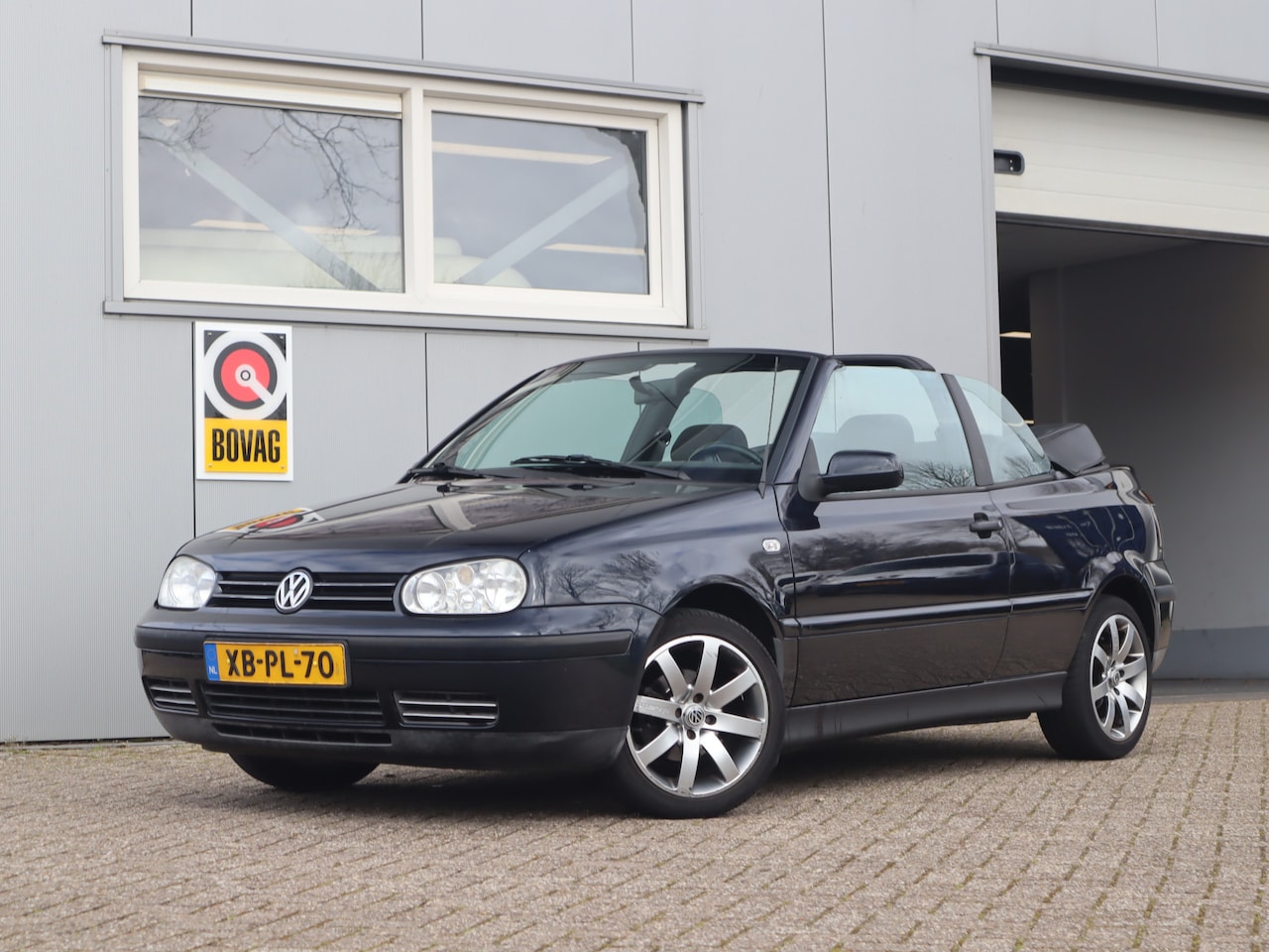 Volkswagen Golf Cabriolet - 1.8 Trendline / APK 16-05-2027 - AutoWereld.nl