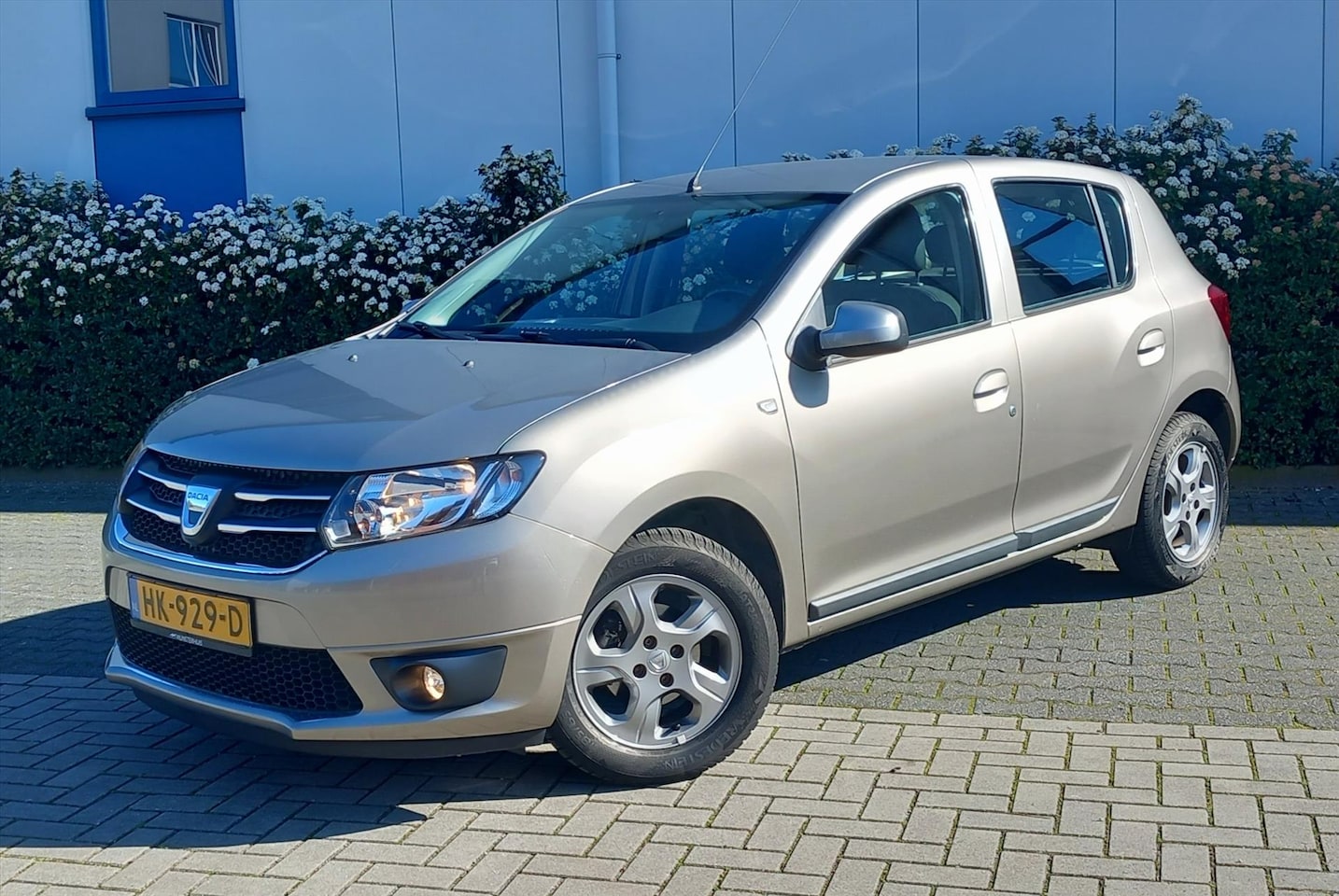 Dacia Sandero - 0.9 Tce 90pk 10th Anniversary Airco - AutoWereld.nl