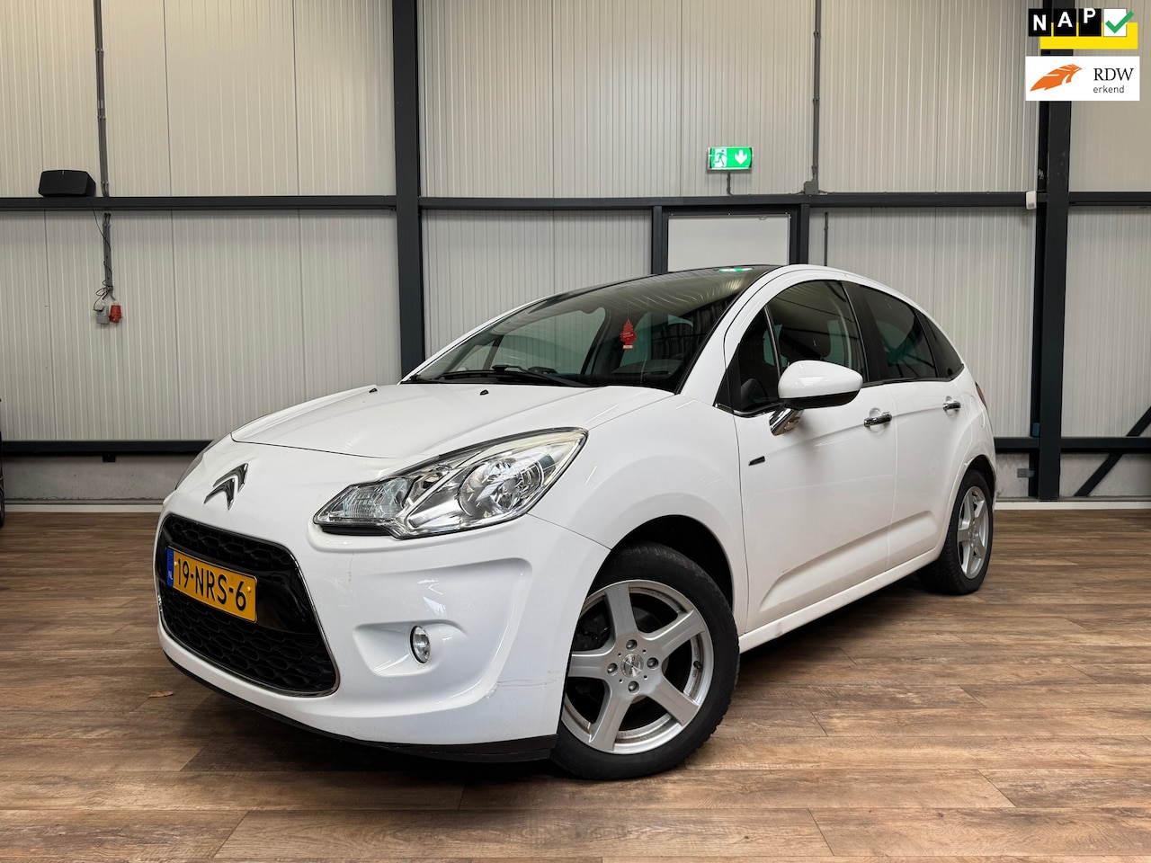 Citroën C3 - 1.4 VTi Exclusive / CLIMA / LEDER / NAVI / Panoramavoorruit / - AutoWereld.nl